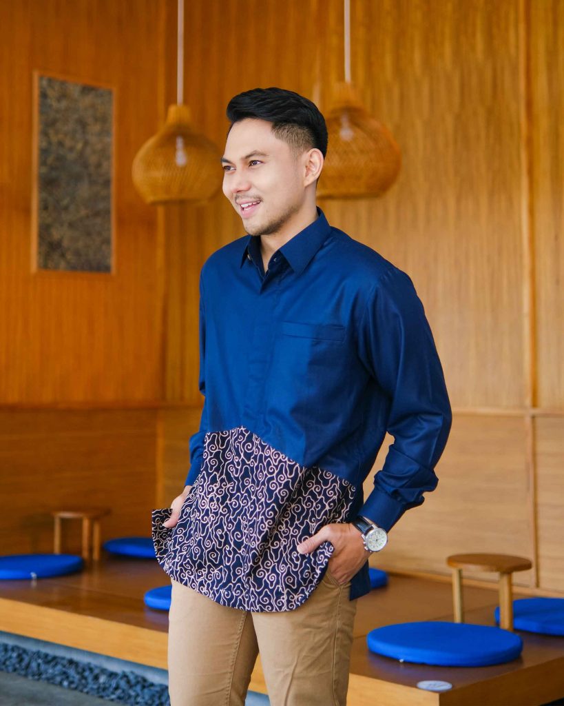 Kemeja Pria Megamendung Kombinasi Jeans Batik Cap - BT Batik Trusmi