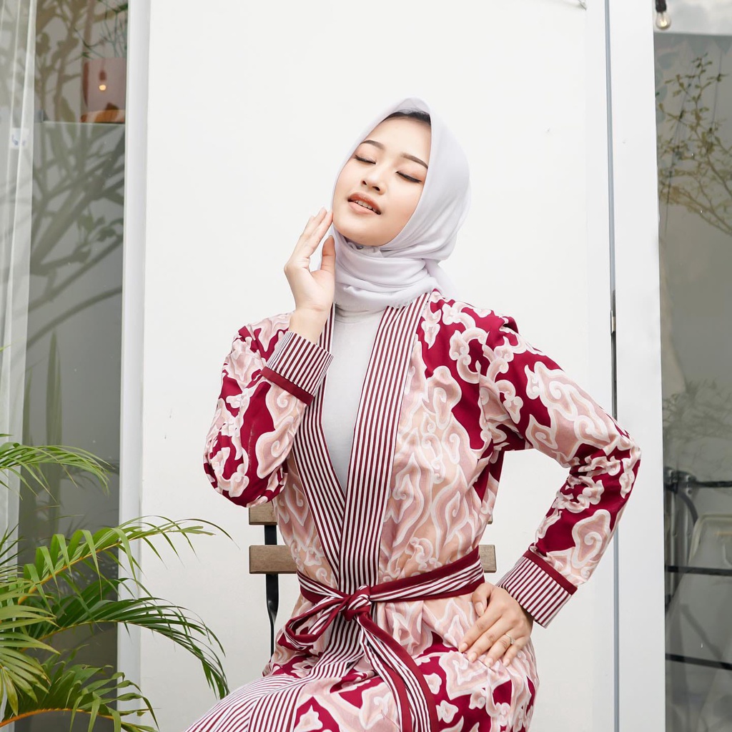 BATIK TRUSMI Atasan Wanita Outer Mega Mega Mendung Kombinasi Liris - BT ...